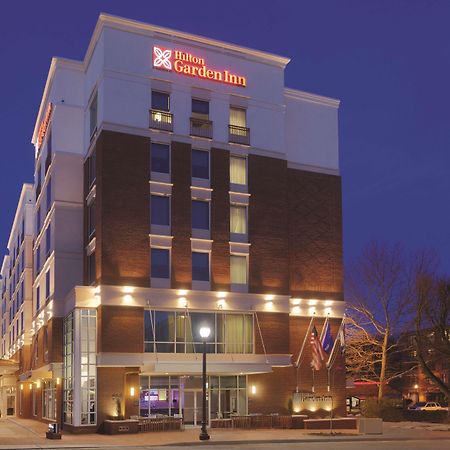 Hilton Garden Inn Falls Church Exterior foto