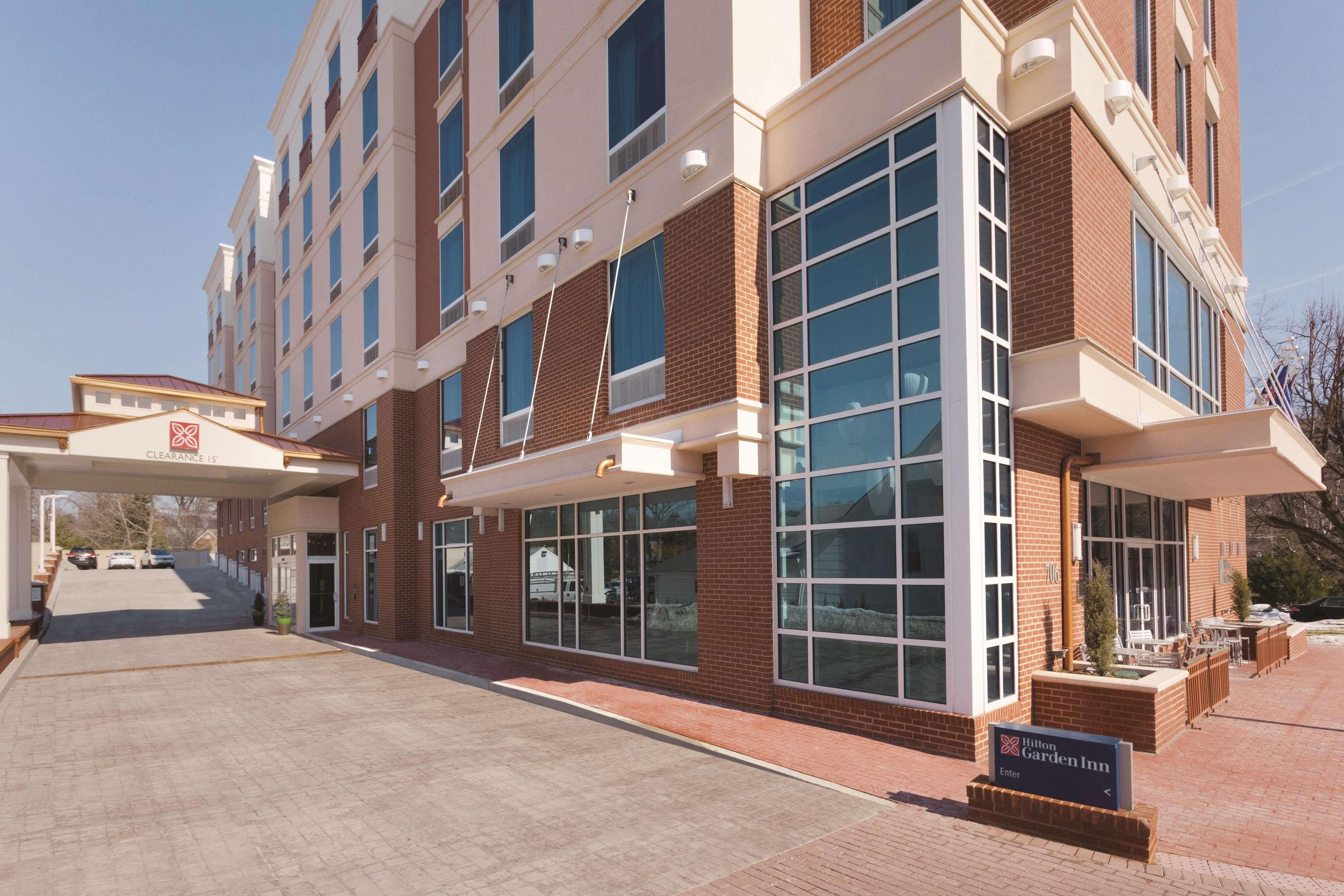 Hilton Garden Inn Falls Church Exterior foto